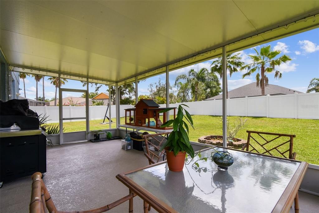 For Sale: $544,000 (4 beds, 2 baths, 2355 Square Feet)