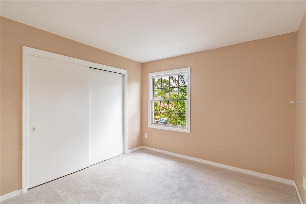 Под контрактом: $1,550 (2 спален, 1 ванн, 827 Квадратных фут)