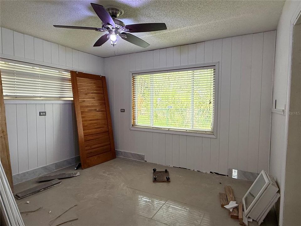 Active With Contract: $260,000 (2 beds, 2 baths, 1320 Square Feet)