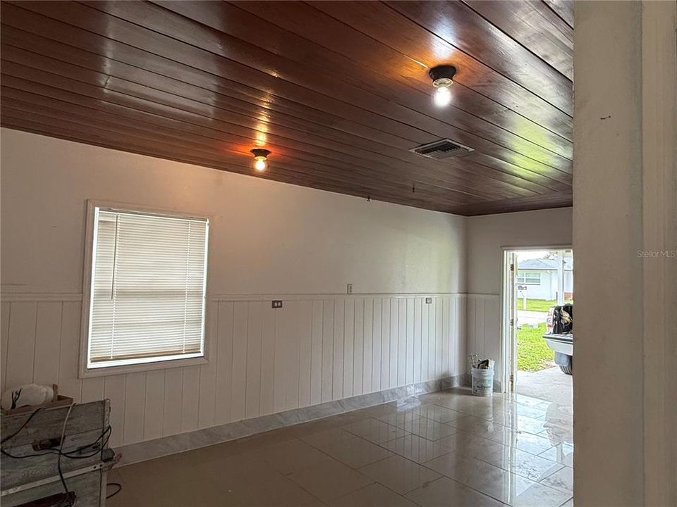 Active With Contract: $260,000 (2 beds, 2 baths, 1320 Square Feet)