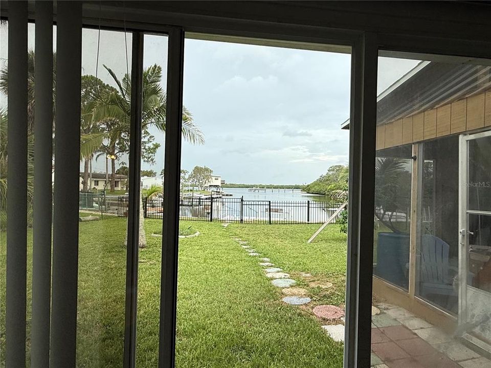 Active With Contract: $260,000 (2 beds, 2 baths, 1320 Square Feet)