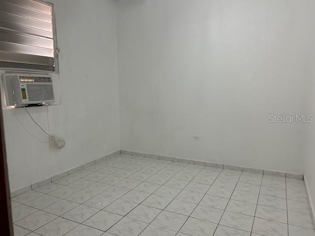 En Renta: $1,100 (3 camas, 2 baños, 1000 Pies cuadrados)