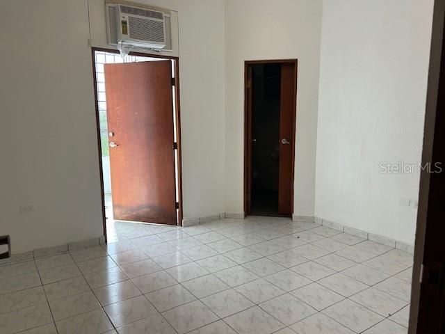 En Renta: $1,100 (3 camas, 2 baños, 1000 Pies cuadrados)