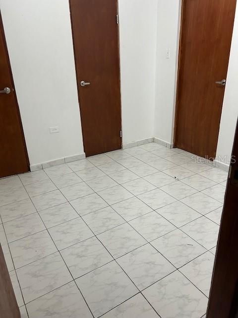 En Renta: $1,100 (3 camas, 2 baños, 1000 Pies cuadrados)