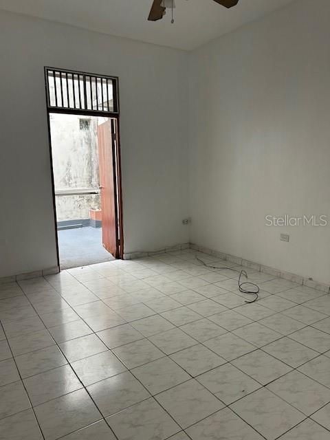 En Renta: $1,100 (3 camas, 2 baños, 1000 Pies cuadrados)