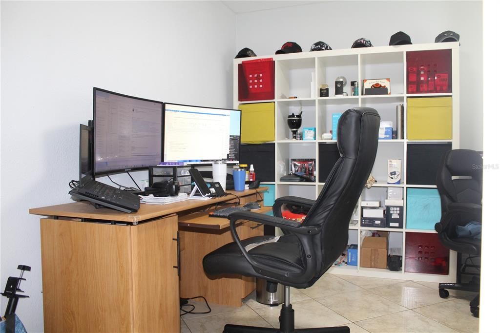 待售: $435,000 (4 贝兹, 2 浴室, 2476 平方英尺)