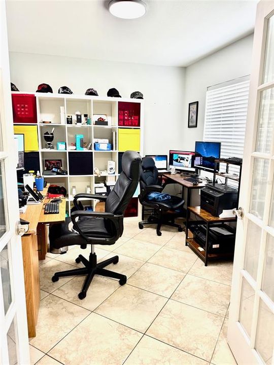 待售: $435,000 (4 贝兹, 2 浴室, 2476 平方英尺)