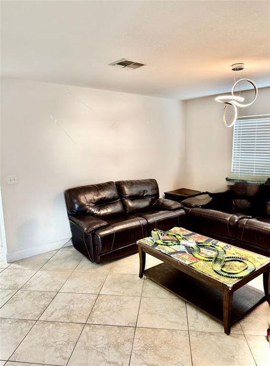 待售: $435,000 (4 贝兹, 2 浴室, 2476 平方英尺)