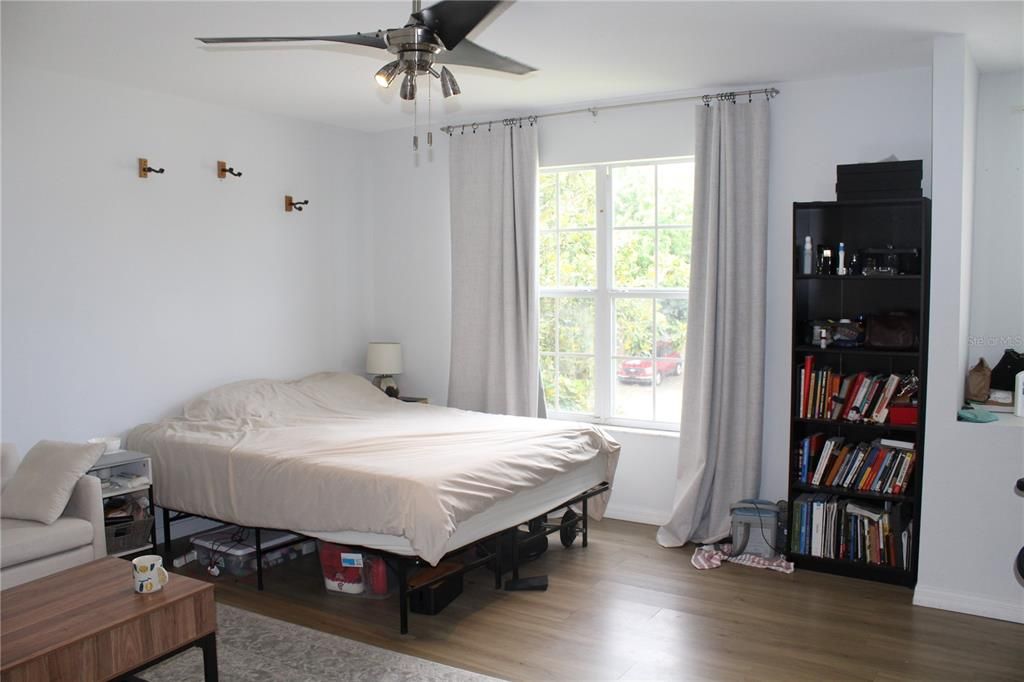 待售: $435,000 (4 贝兹, 2 浴室, 2476 平方英尺)