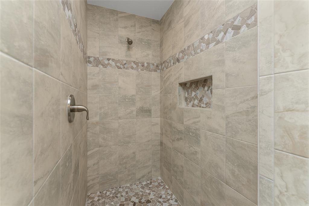 En Venta: $499,900 (3 camas, 2 baños, 1770 Pies cuadrados)