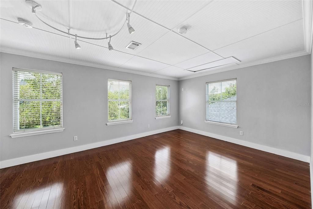 En Venta: $1,090,000 (5 camas, 4 baños, 3418 Pies cuadrados)