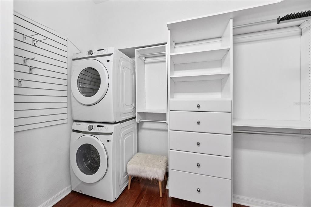 En Venta: $1,090,000 (5 camas, 4 baños, 3418 Pies cuadrados)