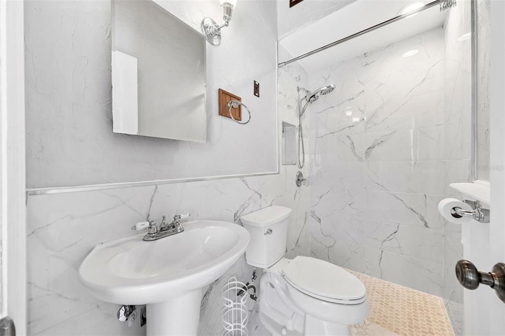 En Venta: $1,090,000 (5 camas, 4 baños, 3418 Pies cuadrados)