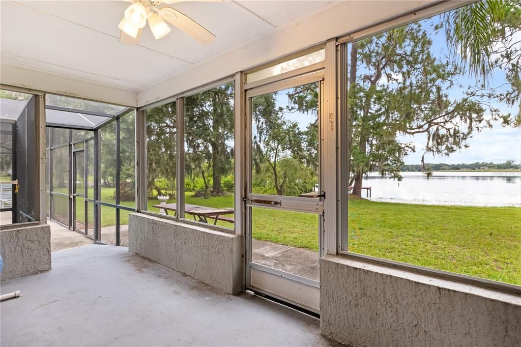 合同活跃: $389,900 (2 贝兹, 2 浴室, 1254 平方英尺)