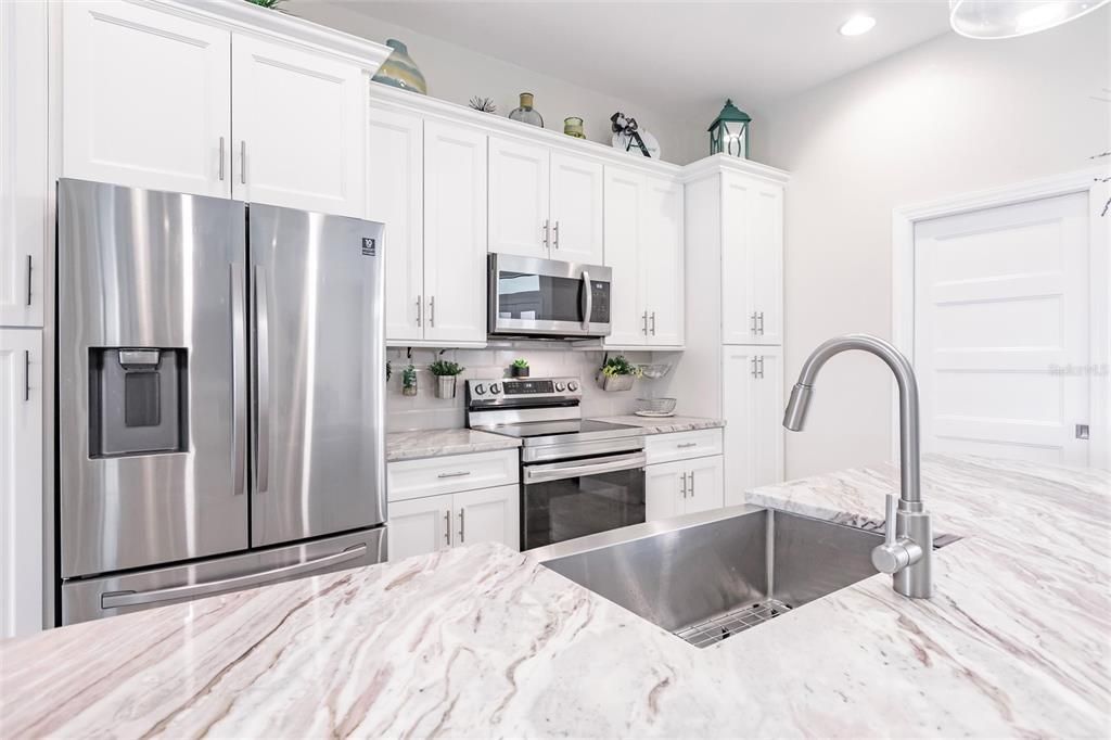 For Sale: $740,000 (3 beds, 2 baths, 2089 Square Feet)