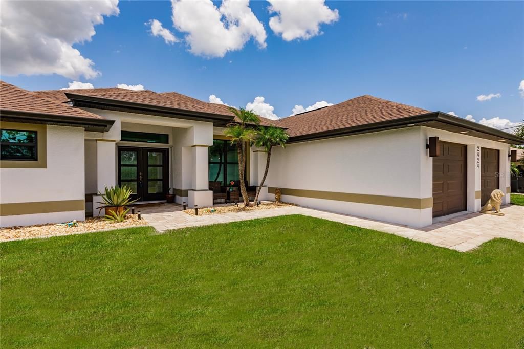 For Sale: $740,000 (3 beds, 2 baths, 2089 Square Feet)