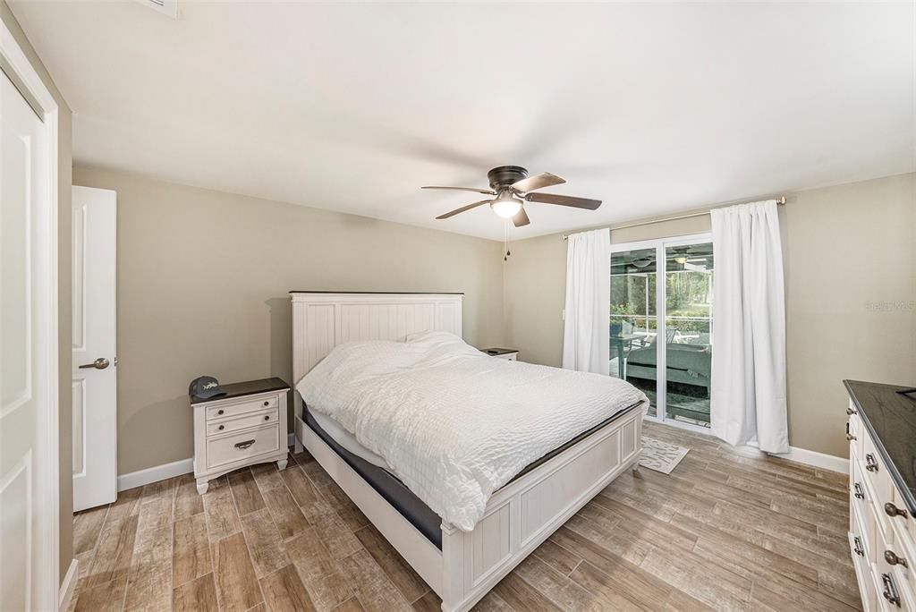 Activo con contrato: $375,000 (3 camas, 2 baños, 1560 Pies cuadrados)