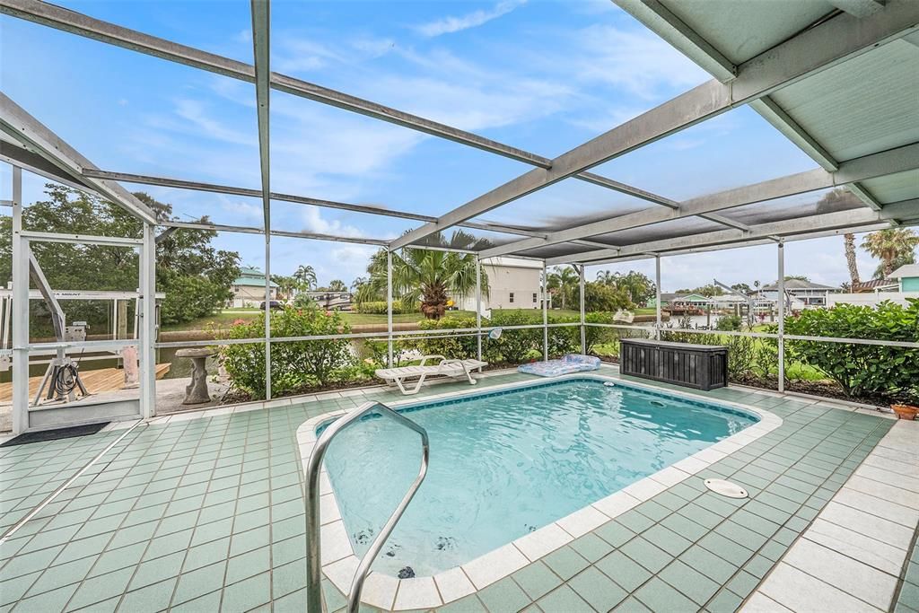 Activo con contrato: $375,000 (3 camas, 2 baños, 1560 Pies cuadrados)