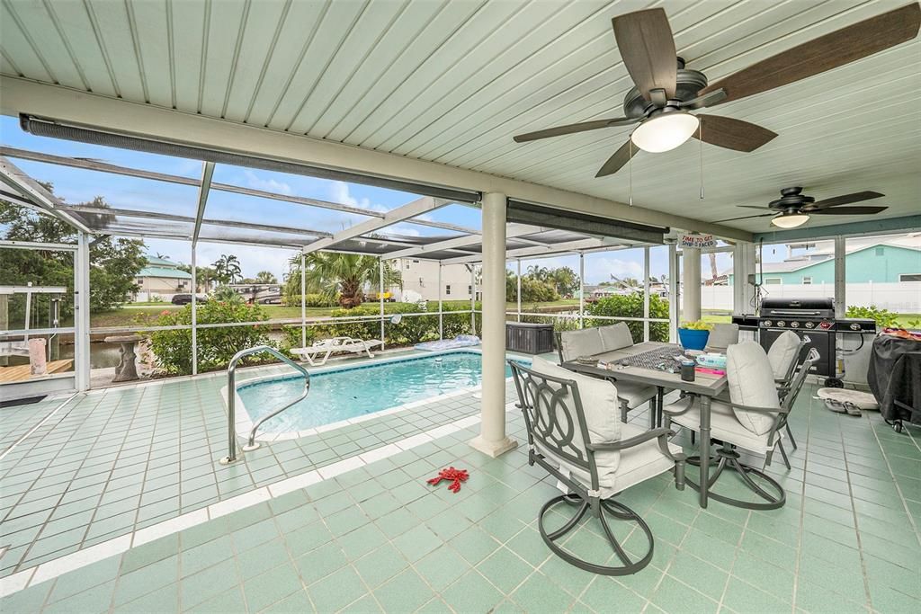 Activo con contrato: $375,000 (3 camas, 2 baños, 1560 Pies cuadrados)