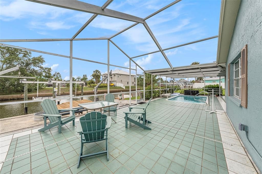 Activo con contrato: $375,000 (3 camas, 2 baños, 1560 Pies cuadrados)