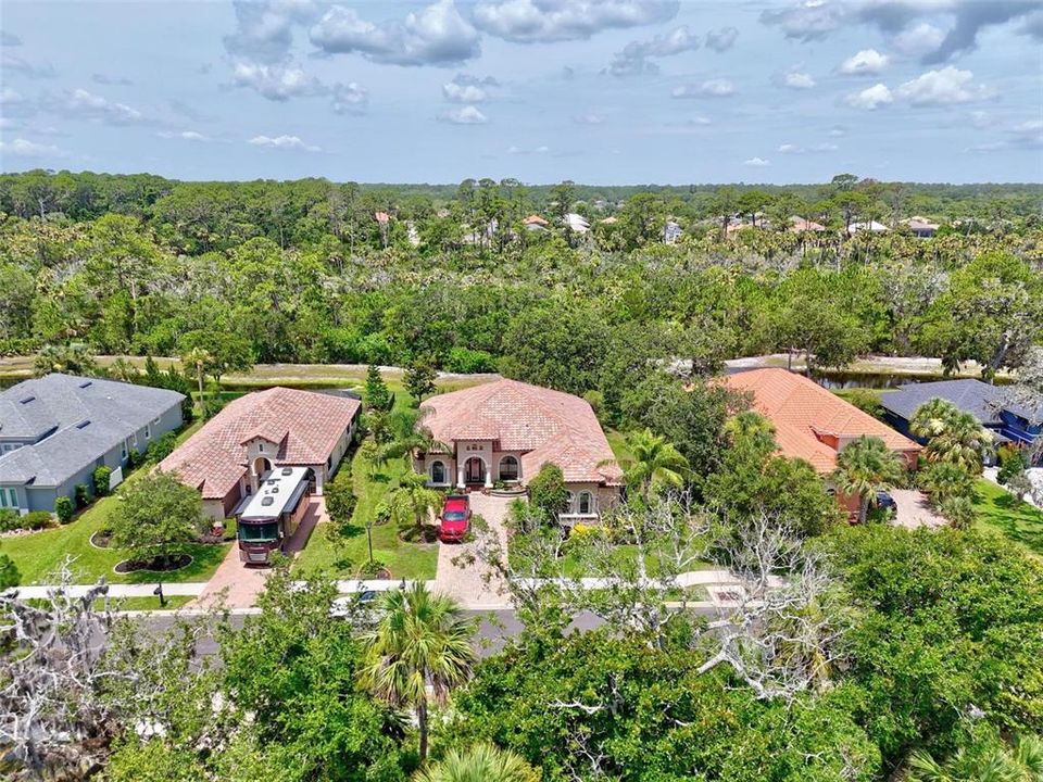 На продажу: $327,000 (0.47 acres)