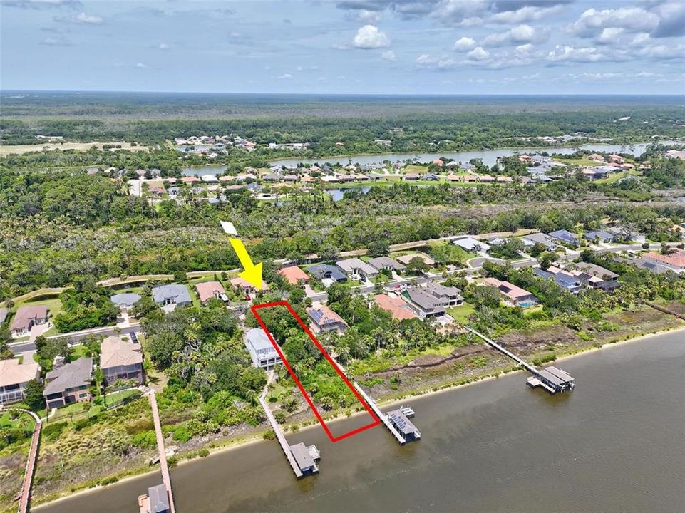 На продажу: $327,000 (0.47 acres)