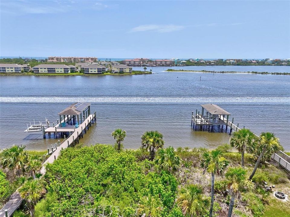 На продажу: $327,000 (0.47 acres)