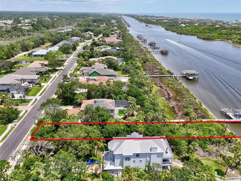 На продажу: $327,000 (0.47 acres)