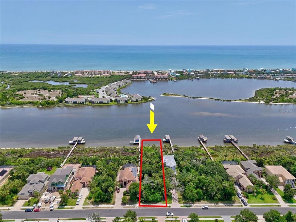 На продажу: $327,000 (0.47 acres)