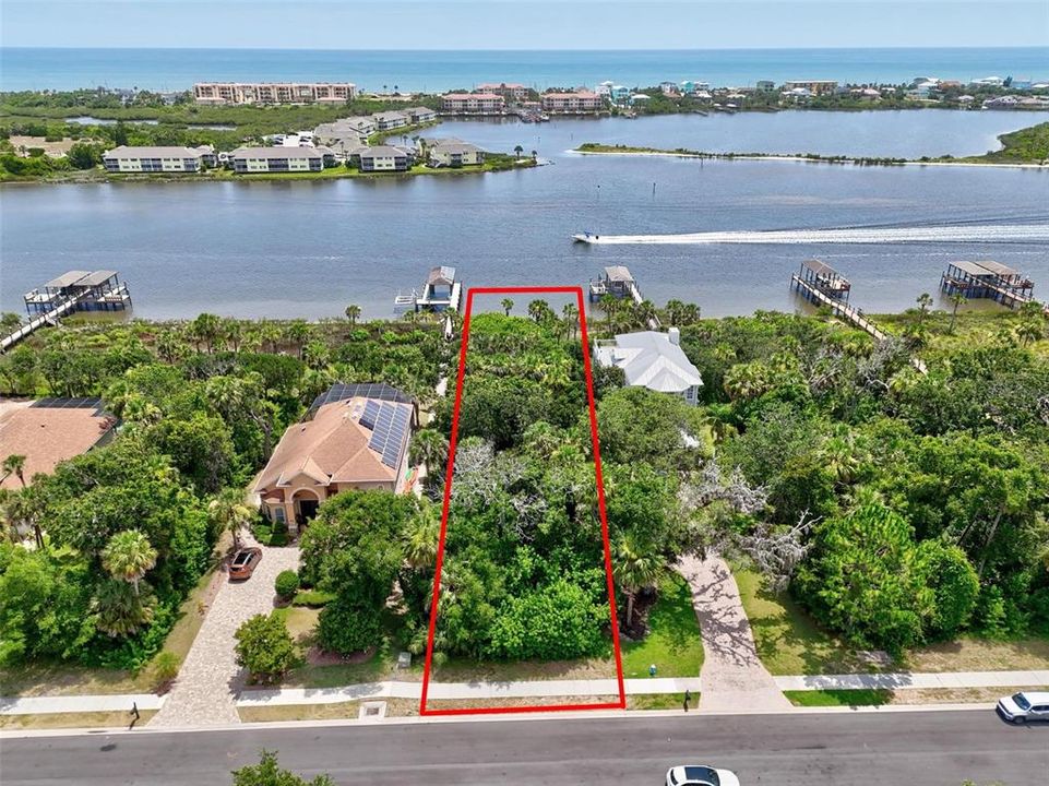 На продажу: $327,000 (0.47 acres)