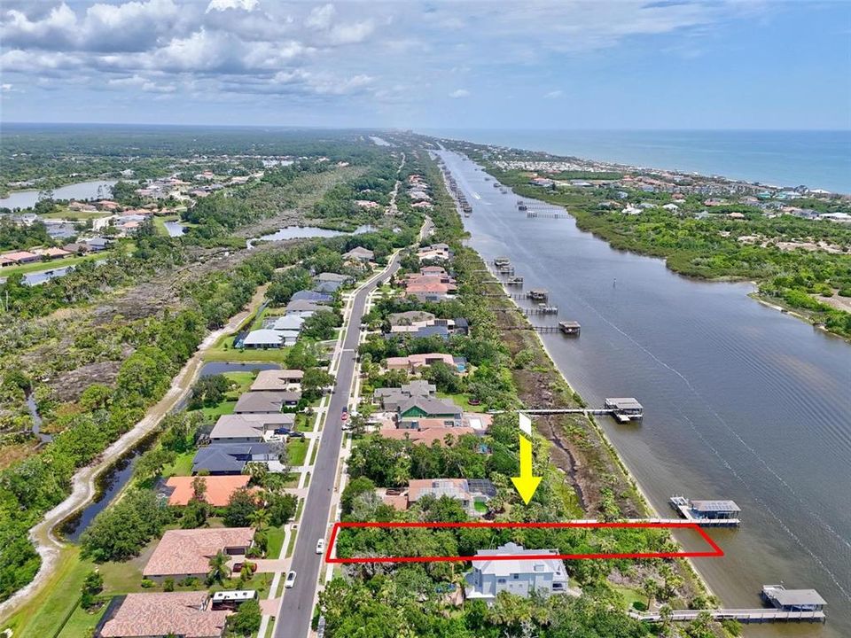 На продажу: $327,000 (0.47 acres)