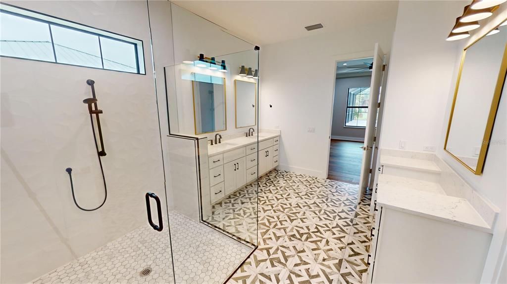 En Venta: $1,530,000 (4 camas, 3 baños, 2850 Pies cuadrados)