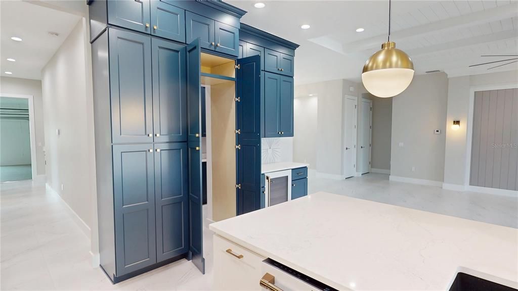 En Venta: $1,530,000 (4 camas, 3 baños, 2850 Pies cuadrados)