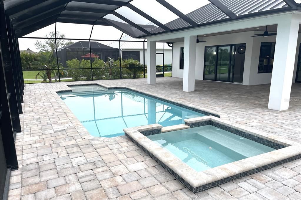 En Venta: $1,530,000 (4 camas, 3 baños, 2850 Pies cuadrados)