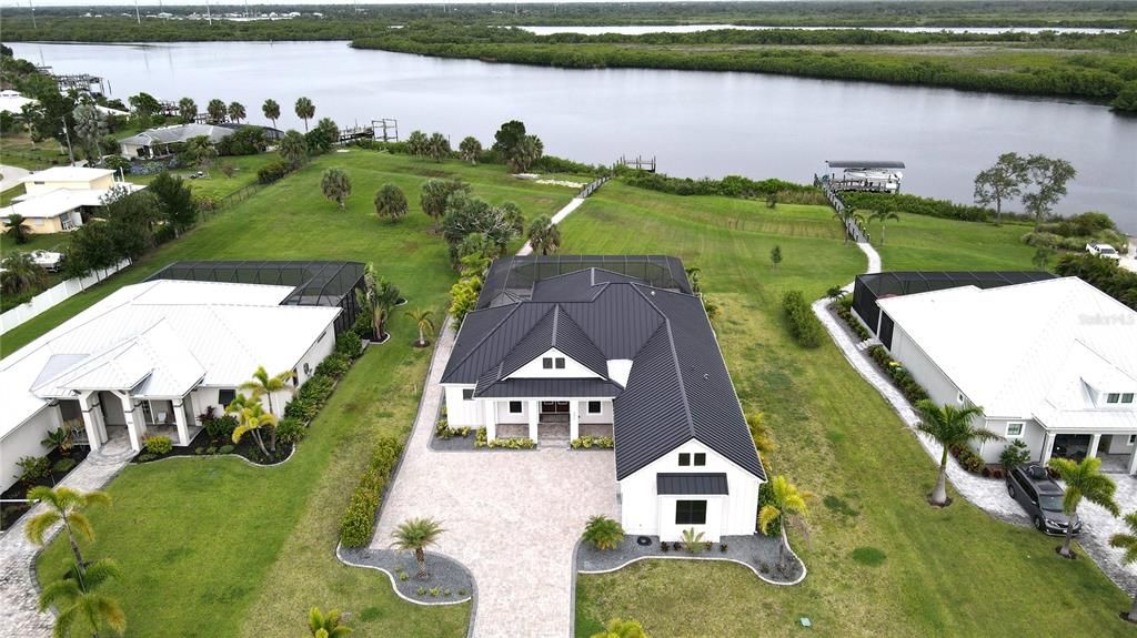 En Venta: $1,530,000 (4 camas, 3 baños, 2850 Pies cuadrados)