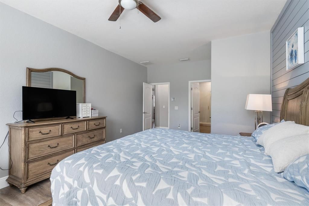 Activo con contrato: $375,000 (3 camas, 3 baños, 2522 Pies cuadrados)