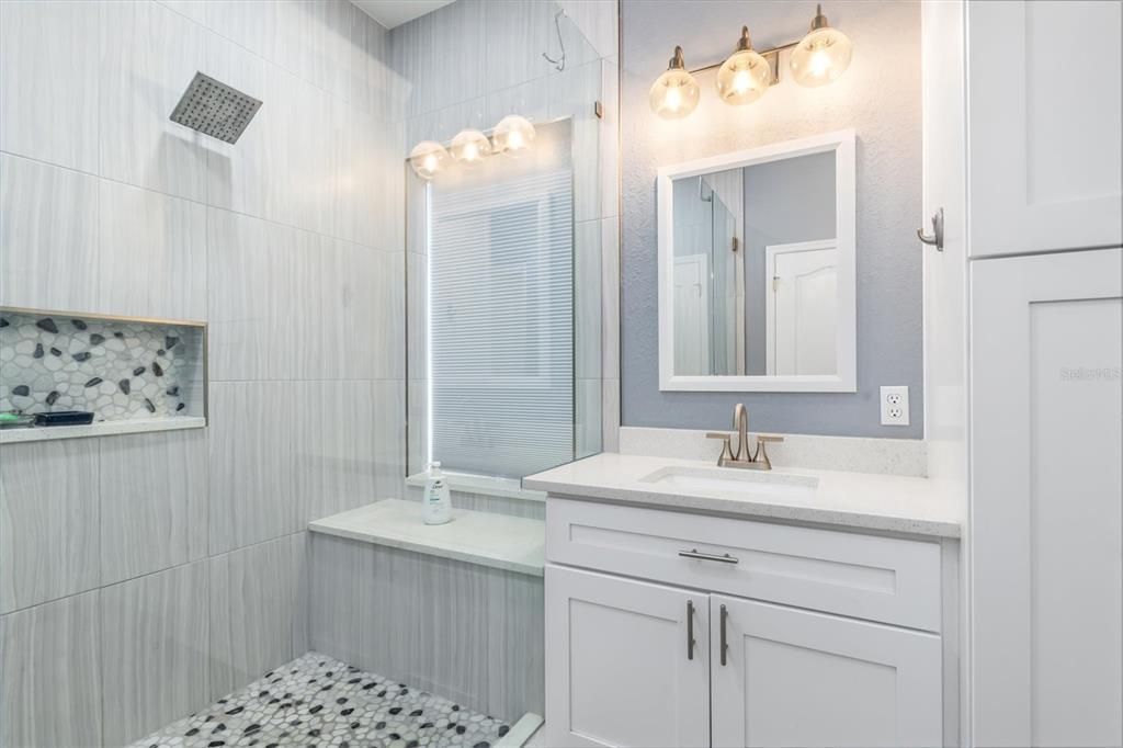 Activo con contrato: $375,000 (3 camas, 3 baños, 2522 Pies cuadrados)