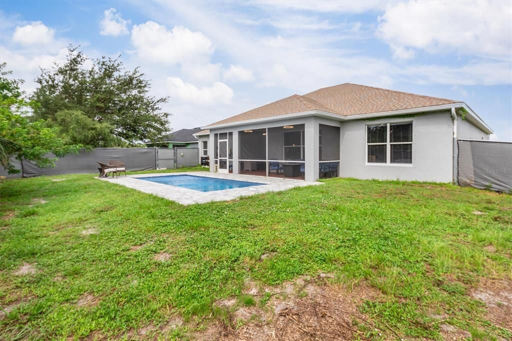 Activo con contrato: $375,000 (3 camas, 3 baños, 2522 Pies cuadrados)