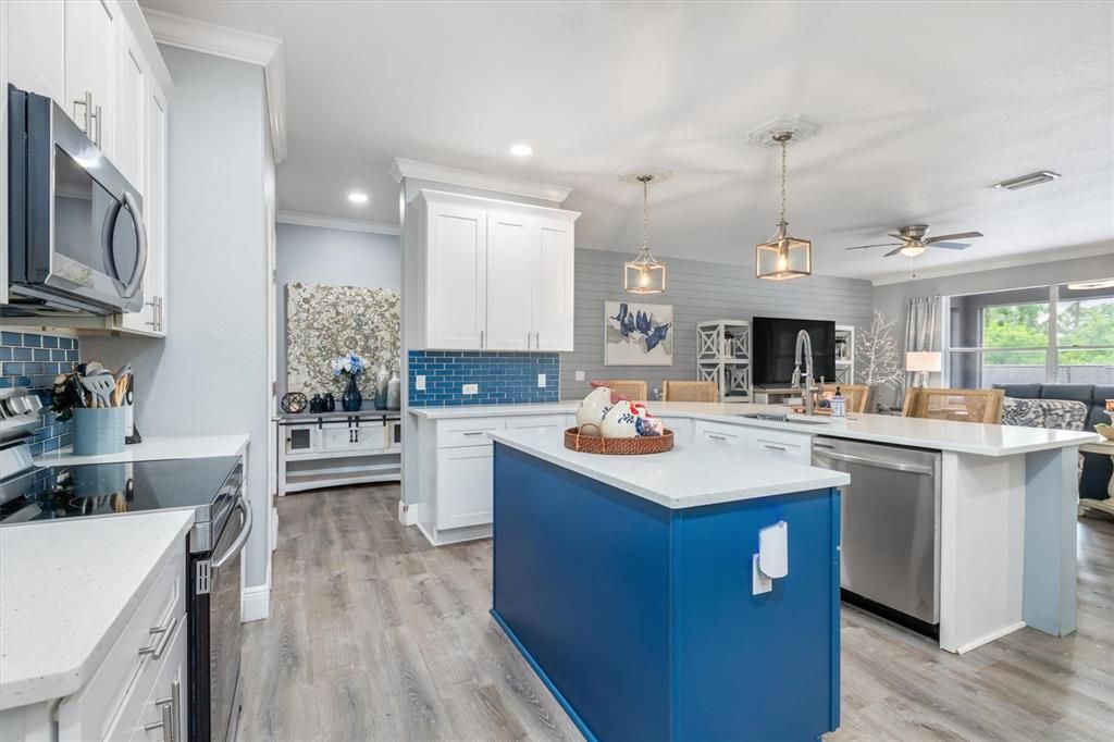 Activo con contrato: $375,000 (3 camas, 3 baños, 2522 Pies cuadrados)