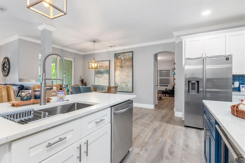 Activo con contrato: $375,000 (3 camas, 3 baños, 2522 Pies cuadrados)