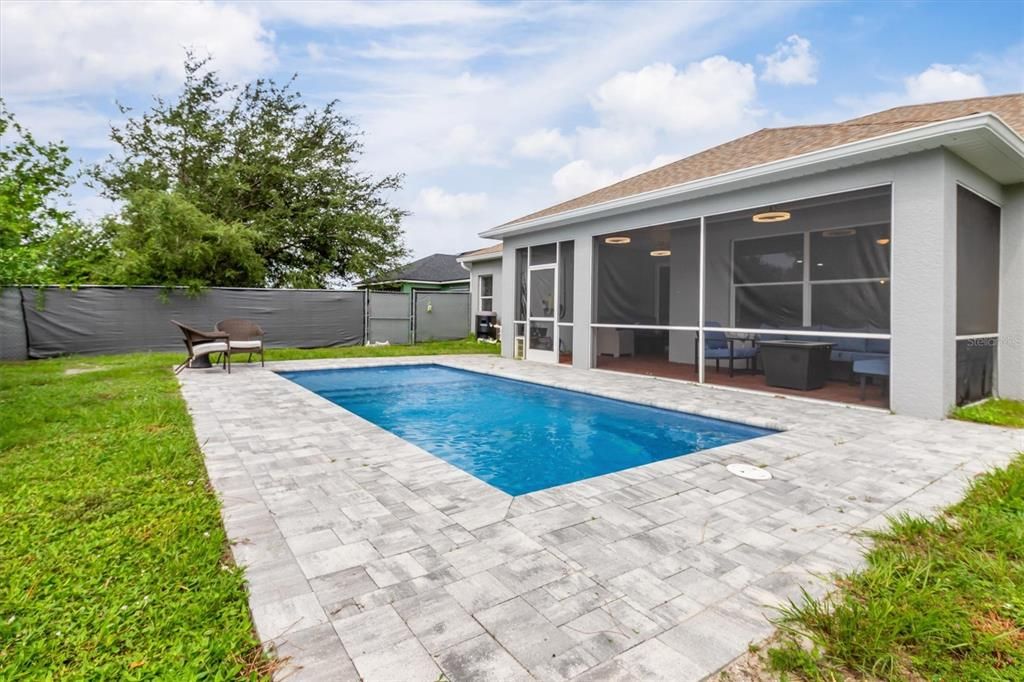 Activo con contrato: $375,000 (3 camas, 3 baños, 2522 Pies cuadrados)