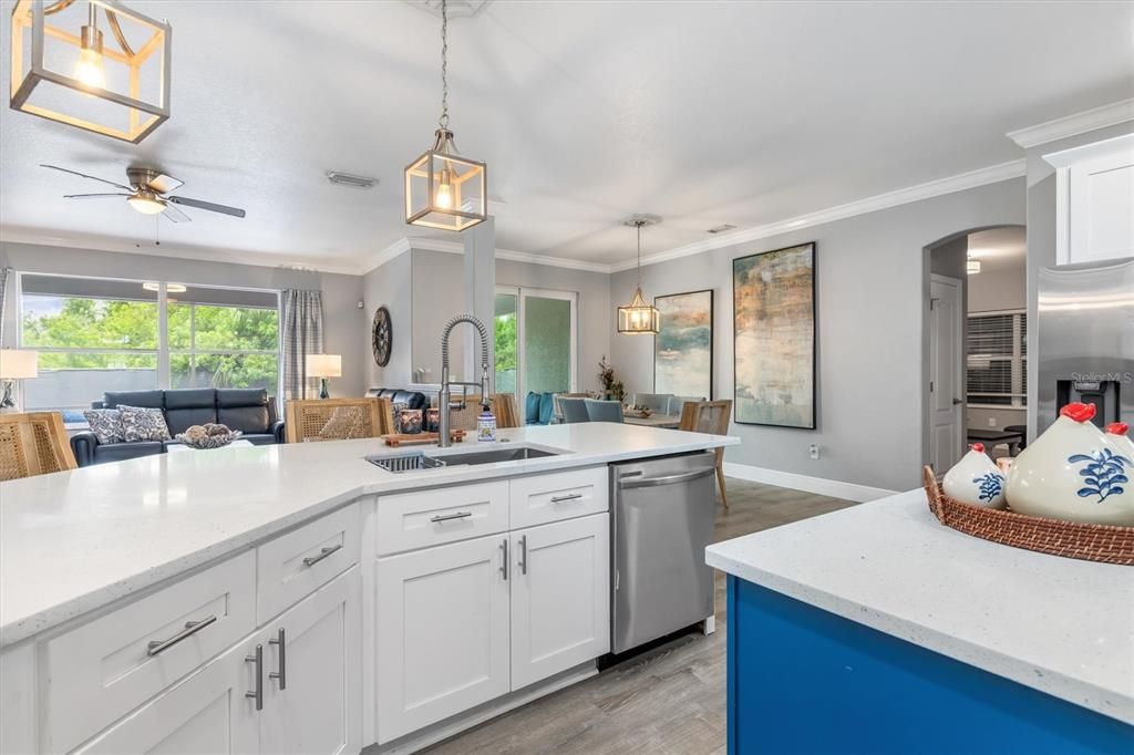 Activo con contrato: $375,000 (3 camas, 3 baños, 2522 Pies cuadrados)