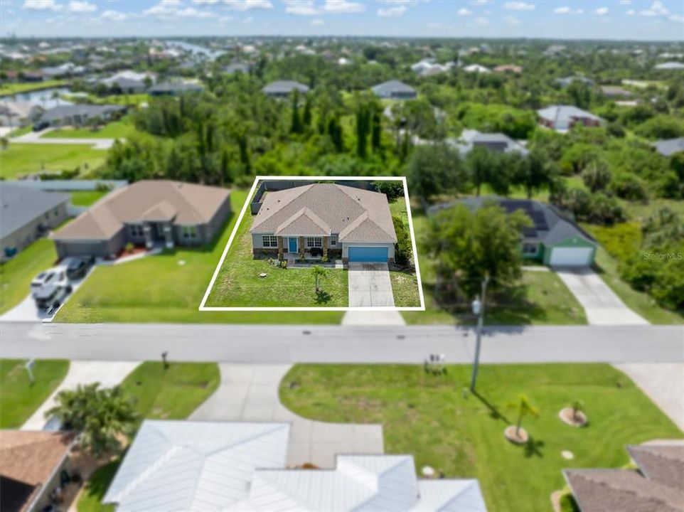 Activo con contrato: $375,000 (3 camas, 3 baños, 2522 Pies cuadrados)