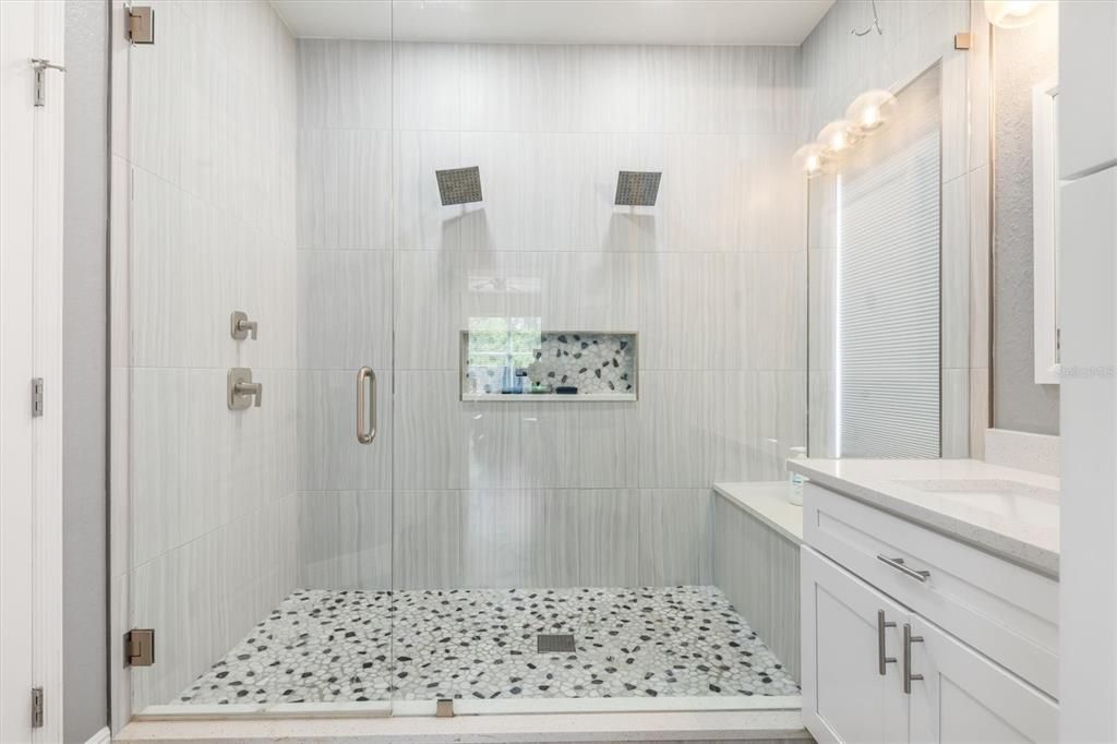 Activo con contrato: $375,000 (3 camas, 3 baños, 2522 Pies cuadrados)