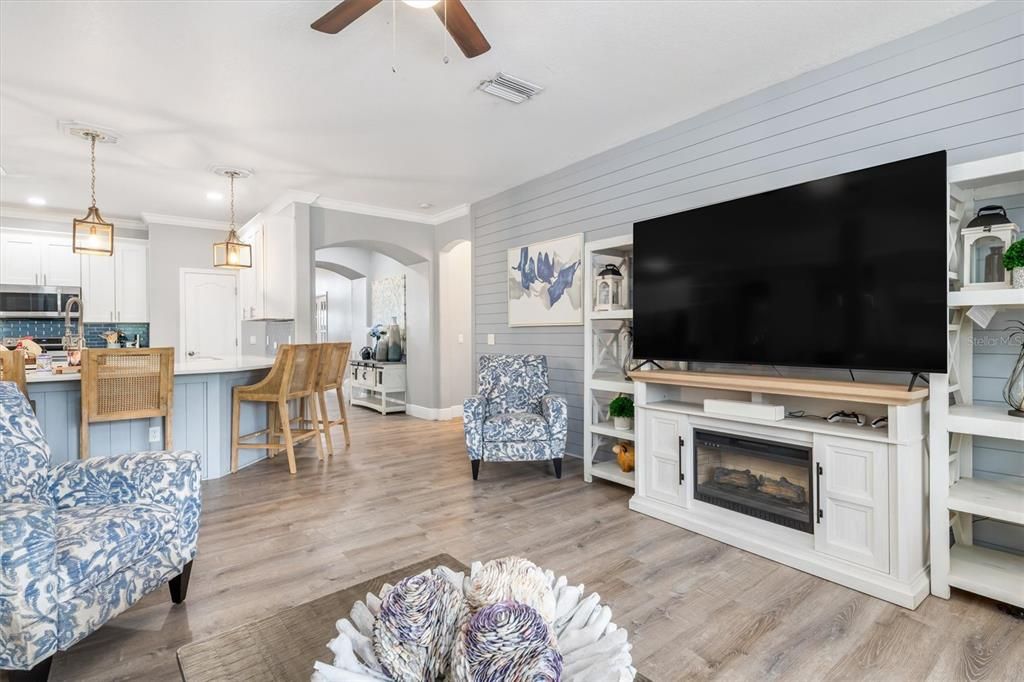 Activo con contrato: $375,000 (3 camas, 3 baños, 2522 Pies cuadrados)