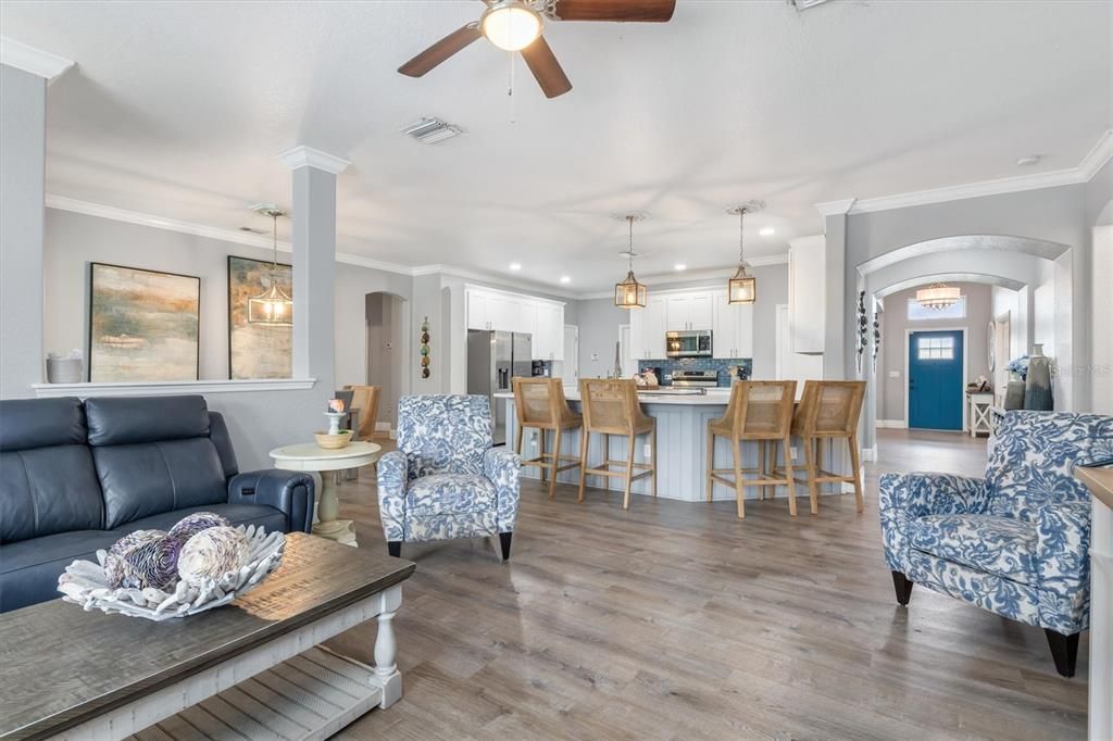 Activo con contrato: $375,000 (3 camas, 3 baños, 2522 Pies cuadrados)