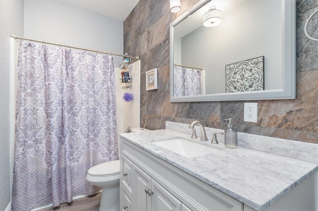 Activo con contrato: $375,000 (3 camas, 3 baños, 2522 Pies cuadrados)