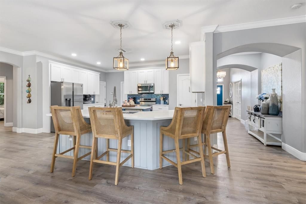 Activo con contrato: $375,000 (3 camas, 3 baños, 2522 Pies cuadrados)