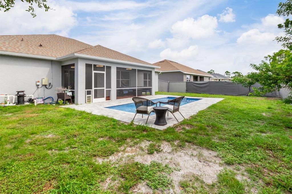 Activo con contrato: $375,000 (3 camas, 3 baños, 2522 Pies cuadrados)