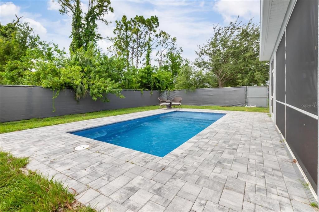 Activo con contrato: $375,000 (3 camas, 3 baños, 2522 Pies cuadrados)